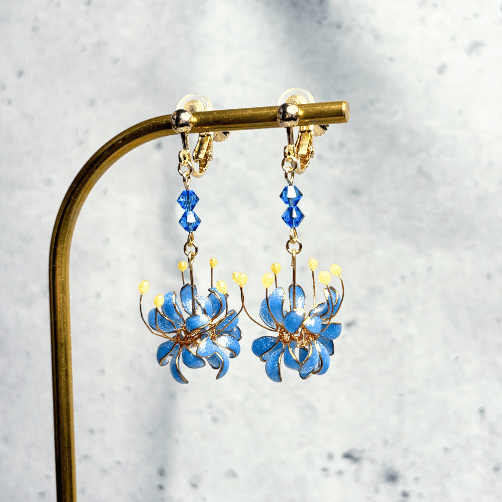 【彼岸花／曼珠沙華】イヤリング ブルー／ニッケルフリー／青い2粒のストーン／レジン×ワイヤー／幻想的な青／和装／受注製作 | 9枚目